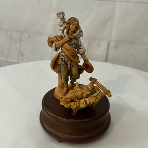 Roman Christmas Vintage 1990 Music Box with Fontanini figures